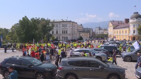 Пътният бранш спира протестите, ще търси диалог със служебния кабинет