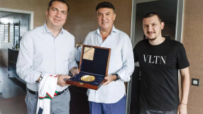 Разрешиха на Тодор Неделев да тренира