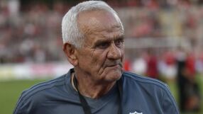 Люпко се събуди, иска вкъщи