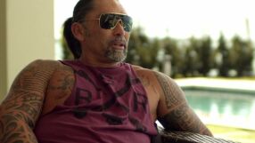 Изхвърли жена от движеща се кола, уринира върху хора и прегази треньор (ВИДЕО)