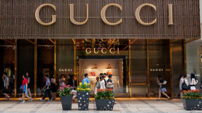 Gucci продава известната си марка за парфюми