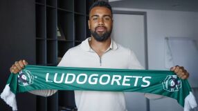 Левски: Взехме много повече пари за Сонко