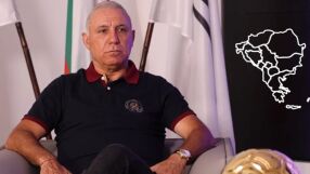 Христо Стоичков: Обеци, татуировки и малко тренировки