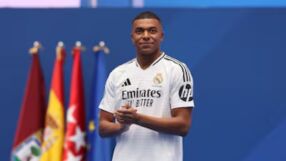 Реал представи Мбапе пред пълния 