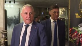 Не е трудно да се извиниш: Прегръдката на Ицо и Боби (ВИДЕО)