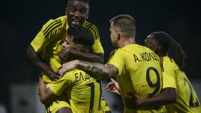 Левски започна сезона ударно, вкара 6 на Локо София