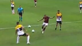 Две топки, хитър номер и най-странната дузпа (ВИДЕО)