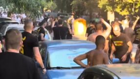 Кърваво меле преди пловдивското дерби, полицай пострада (ВИДЕО)