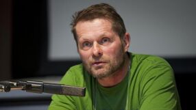 Футболна легенда: Биех жена си, пиех и се събуждах под мостове