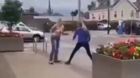 Национална шампионка по бокс наби случайна минувачка (ВИДЕО)