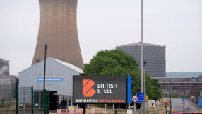 Лондон национализира производителя на стомана British Steel