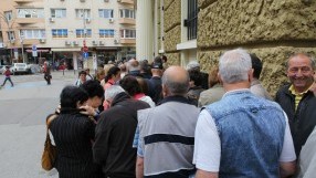 Два месеца след банковата паника, депозитите се завръщат