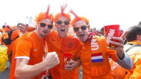 Фен-нудист доведе до забрана за мачове в кината в Нидерландия