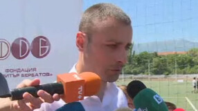 Бербатов: Най-вероятно се връщам в Англия (ВИДЕО)