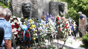 Отборът на Левски почете Гунди и Котков