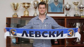 Левски и Иван Чворович си стиснаха ръцете