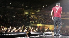 Енрике Иглесиас иска да е Кристиано Роналдо (ВИДЕО)