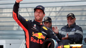 Наказват Даниел Рикиардо в Канада  