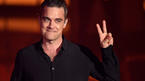 Роби Уилямс открива световното, но без песента 