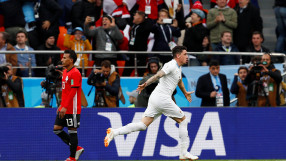 Уругвай срази Египет с късен гол и се залепи за 