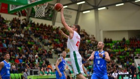 България препарира Исландия след драма в Ботевград