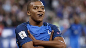 Мбапе дарява премията си за благотворителност