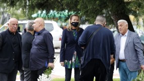 Спортният ни елит се сбогува с Цено Ценов (СНИМКИ)