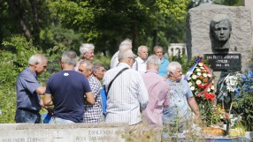 Феновете и ръководството на 