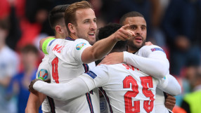 Англия спечели групата с гол на Стърлинг