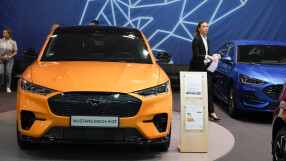 Цели 14 световни премиери на автомобили - тази седмица на изложение в София