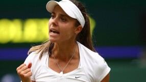 Томова поднесе изненадата в Ийстбърн