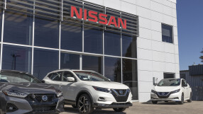 Акциите на Nissan се сринаха