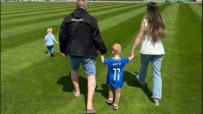 Гиби Искренов заведе внуците на 