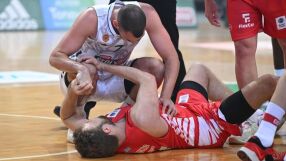 Александър Везенков изправи на нокти Олимпиакос (ВИДЕО)