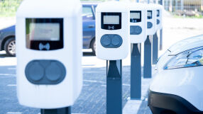 ЕП с нови правила: Зарядни станции на всеки 60 км за автомобили и на всеки 120 км за камиони 