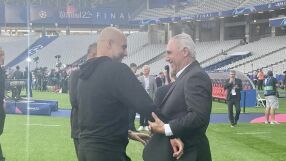 За късмет преди финала: Прегръдката на Пеп и Ицо (ВИДЕО)