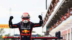 Хвани го, ако можеш: Верстапен изравни великия Сена