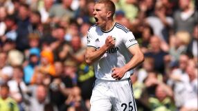 Рома привлича не един, а двама от изпадналия Лийдс