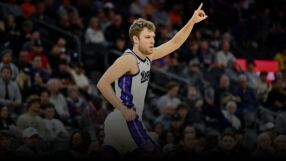 Отвъд Океана: Саша Везенков остава в НБА