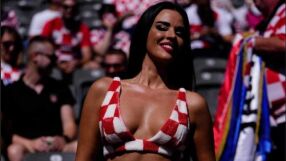 Хубавата Ивана се разголи за нищо