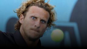 Диего Форлан стана конкуренция на... Гришо (ВИДЕО)