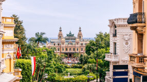 Европейска държава, управлявана от едно и също семейство 720 години, всичките ѝ жители са богати