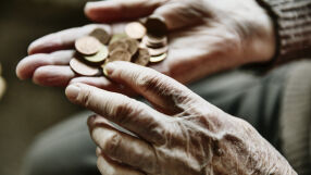 Минималната заплата ще бъде между 1210 и 1212 лв. от догодина