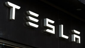 Tesla сключи сделка за 560 млн. долара за енергиен проект, ето къде