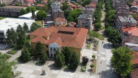 Едно читалище като врата към Европа: Какви тайни от историята пази първата библиотека в Лом?