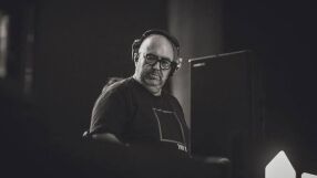 Поклонението пред DJ Steven е в събота, 13 юни, в столичен храм