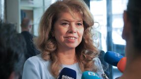 Президентът Йотова прие почти без никакви критики решението на кабинета да спре военната помощ за Украйна