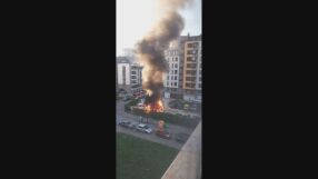 Няколко автомобила горяха в столичния кв. "Надежда" (ВИДЕО)
