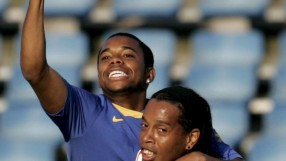 Лестър подготвя трансферен удар