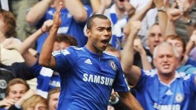 Ограбиха бижутата на Ашли Коул. Крадците го завързали за стол